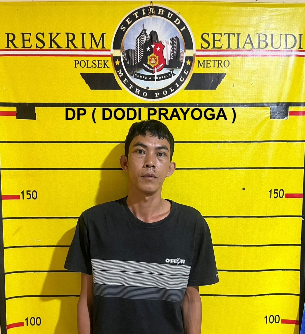 Polisi menangkap komplotan pencopet penumpang di Halte Transjakarta, Rasuna Said, Setiabudi, Jakarta Selatan. [Dok. Polsek Metro Setiabudi] 