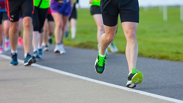 Ilustrasi Lari - Sepatu Lari Lokal untuk Half Marathon (Unsplash)