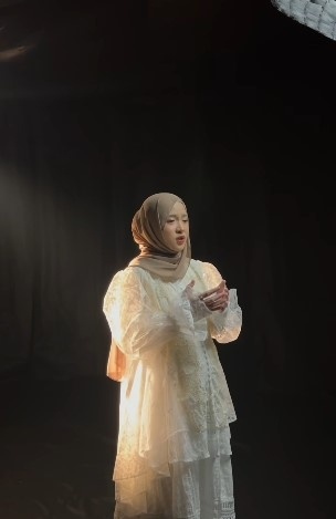 Potret perut buncit Nissa Sabyan [Instagram/nissa_sabyan]