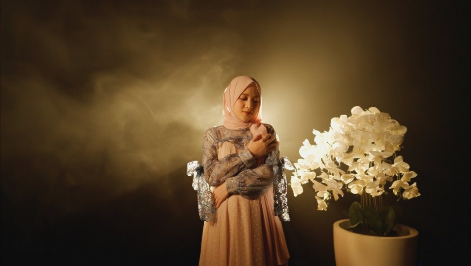 Potret perut buncit Nissa Sabyan [Instagram/nissa_sabyan]