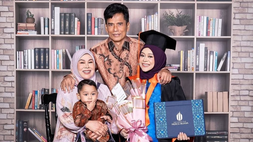 Lesti Kejora bersama orang tua. (Instagram/ayah_kejora)