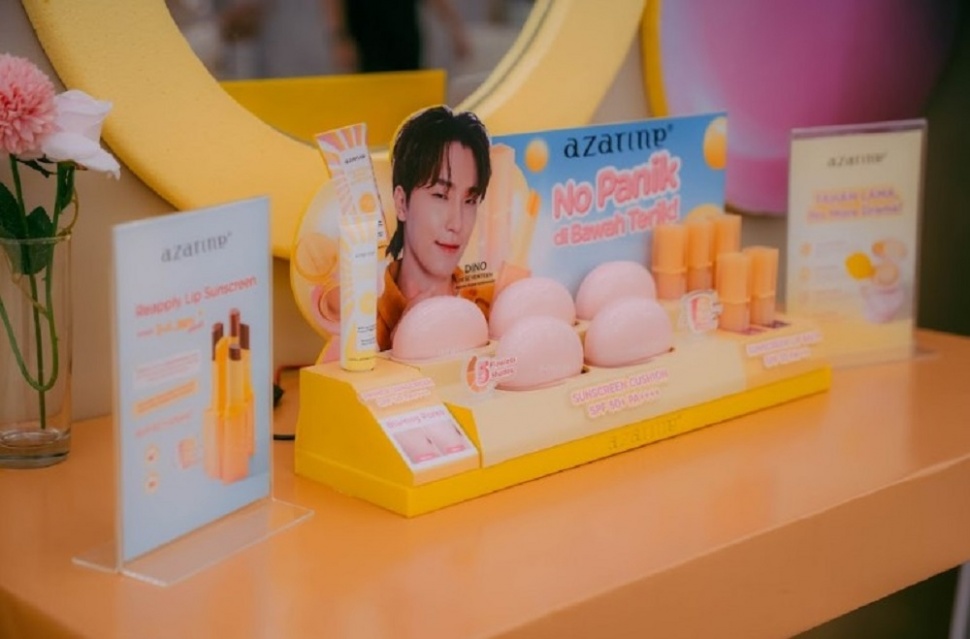 Azarine Gandeng Dino dari SEVENTEEN. (dok. Azarine)
