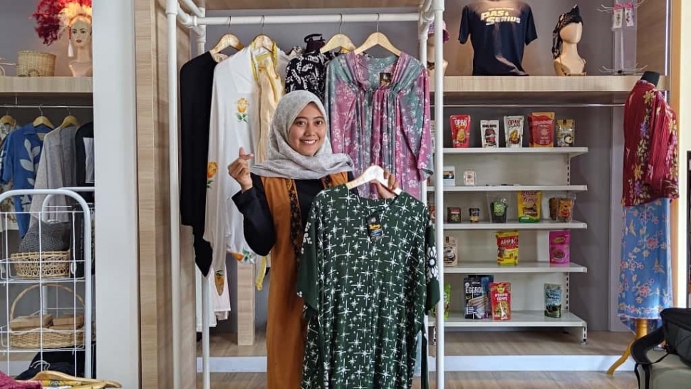 Pemilik Zialova Batik, Nur Afidatul Azimah. (Dok: Telkom)