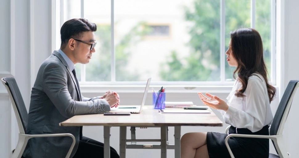 7 Tips Perkenalan Diri Saat Interview Kerja Agar Diingat HRD
