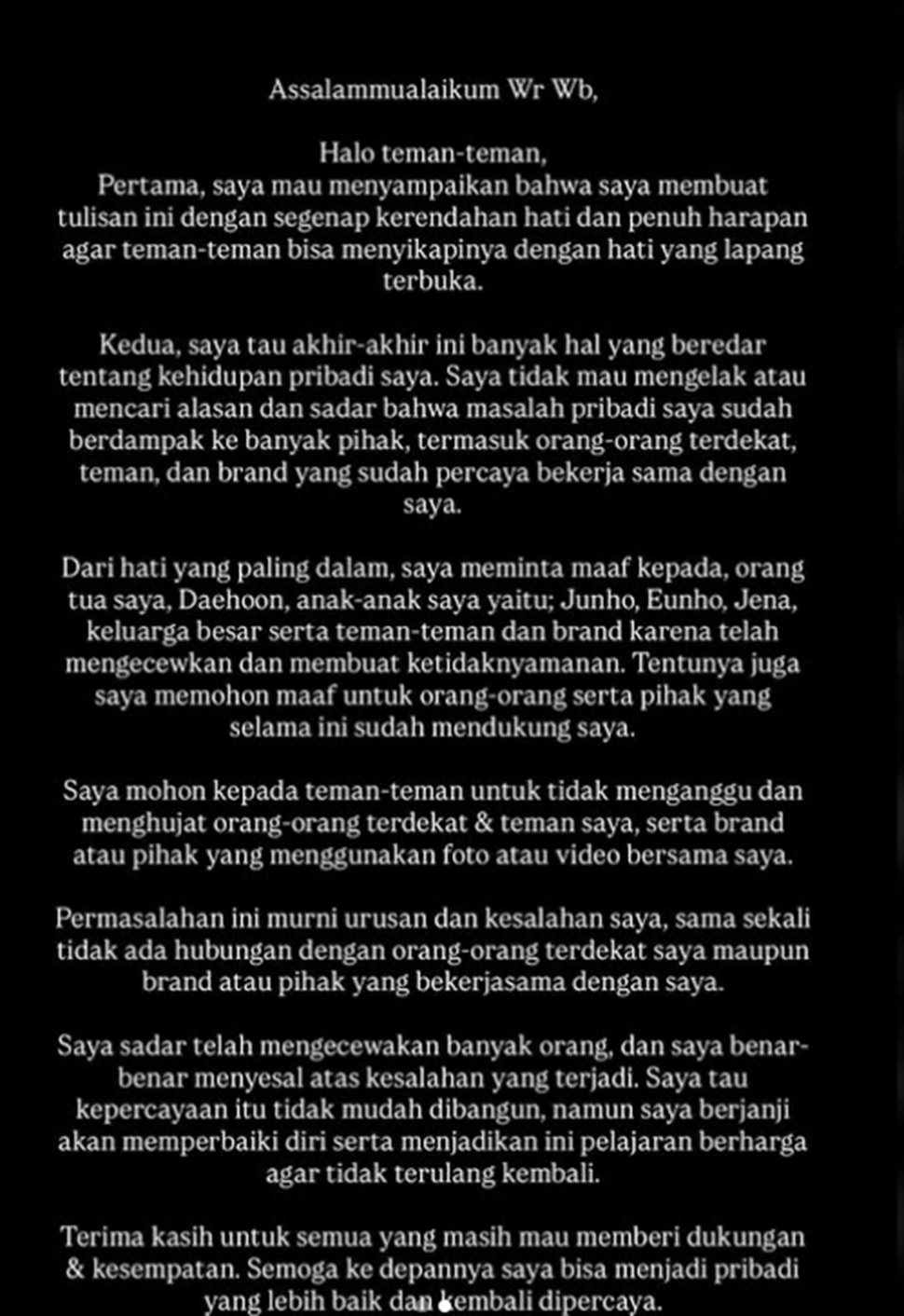 Permohonan maaf Julia Prastini alias Jule terkait kasus selingkuh [Instagram]