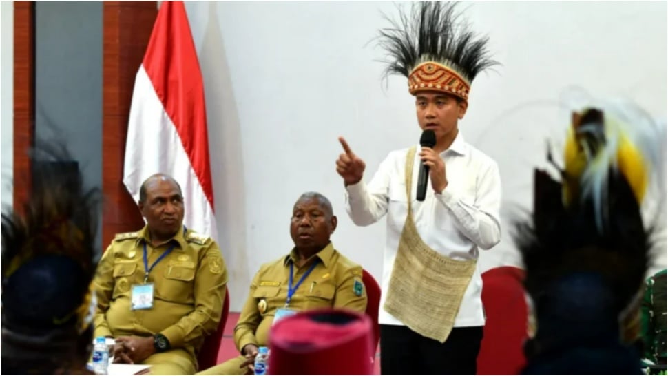 Wapres Gibran memimpin rapat saat berkunjung di Papua Barat pada 4 November 2025. (wapresri.go.id)