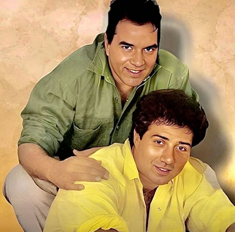 Dharmendra bersama putranya, Sunny Deol. [Instagram]