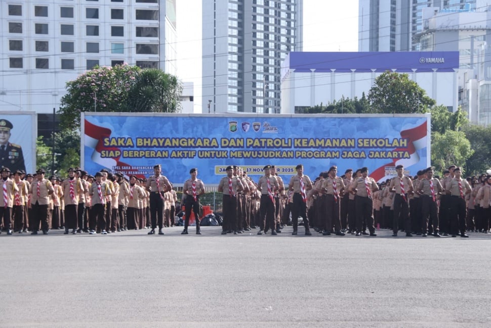 Siswa saat Apel Saka Bhayangkara dan Patroli Keamanan Sekolah (PKS) di Lapangan Presisi Ditlantas Polda Metro Jaya pada Senin (17/11/2025). [Suara.com/Yasir]