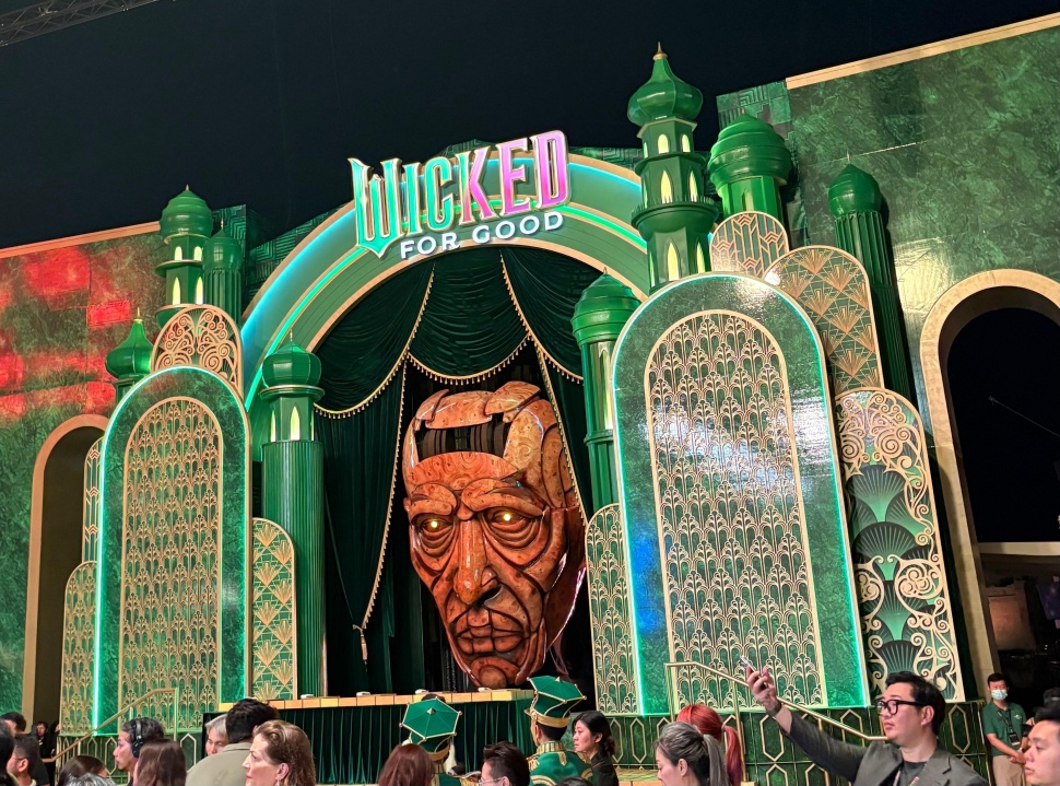 Pantages Hollywood Theatre menjadi tempat untuk menjadi saksi penayangan perdana Wicked: For Good di Asia-Pasifik, sebelum film ini dirilis secara global di bioskop pada 20 November 2025. [Tiara Rosana/Suara.com]