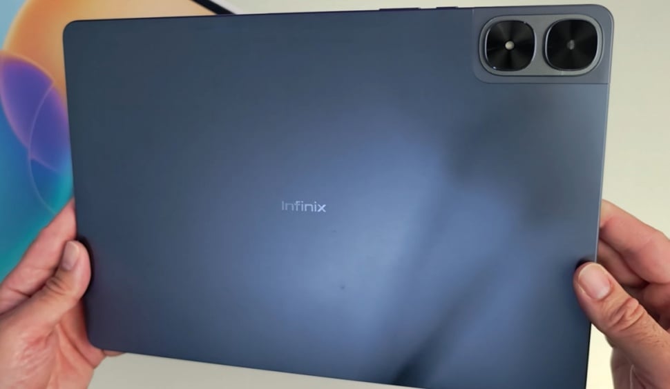 Infinix XPAD Edge. (YouTube/ Chigz Tech Reviews) 