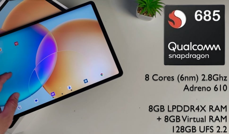 Infinix XPAD Edge. (YouTube/ Chigz Tech Reviews) 