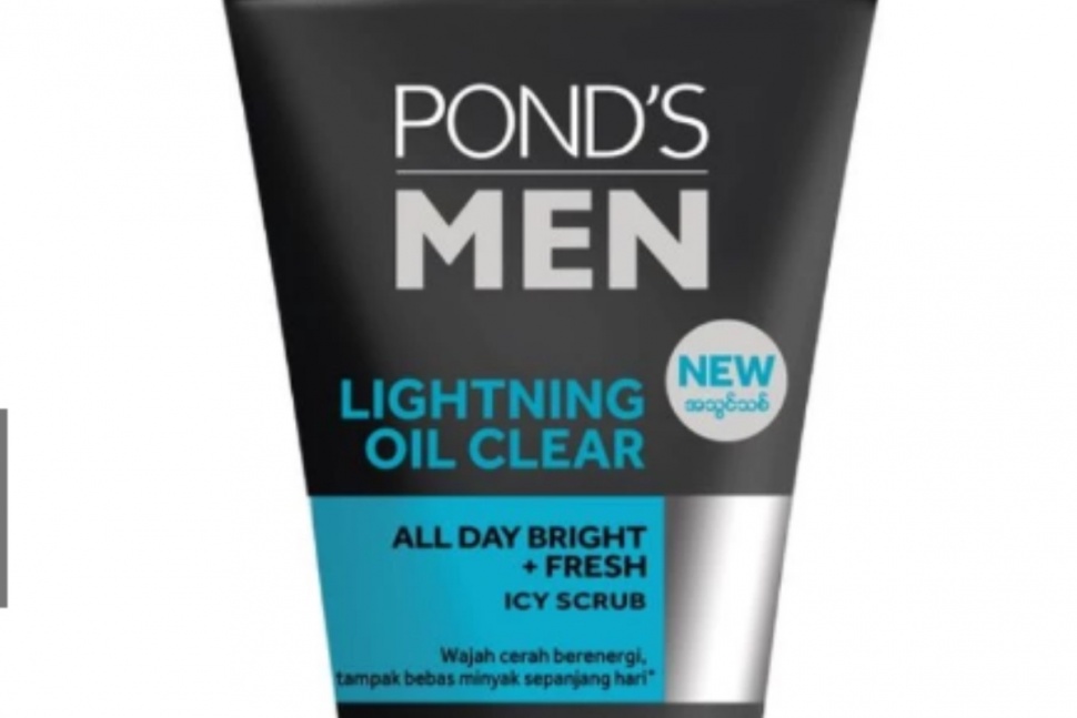 Pond's Men Lightning Oil Clear Facial Scrub. [Shopee]