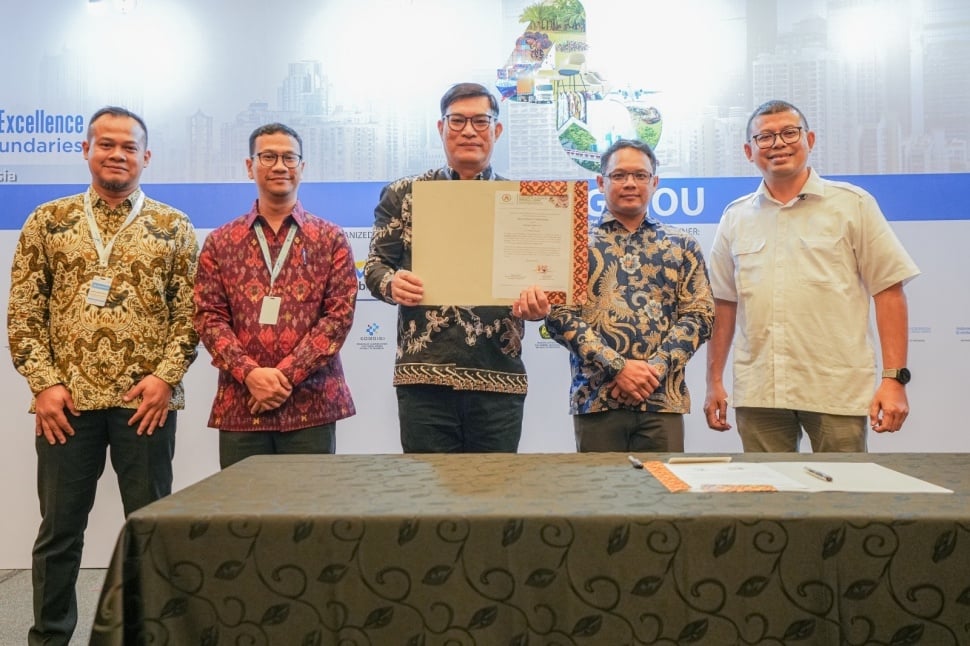 Go Internasional! BCA Fasilitasi UMKM Makanan & Minuman Herbal Asal Jawa Tengah Teken MoU dengan Buyer Asal Rusia. (Dok: BCA)