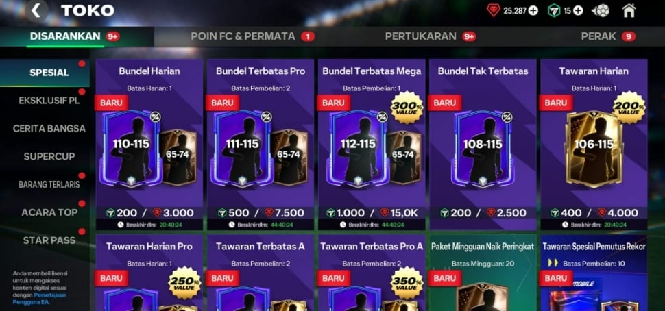 Kartu gacha FC Mobile di Toko. (Suara.com/ Rezza Rachmanta)