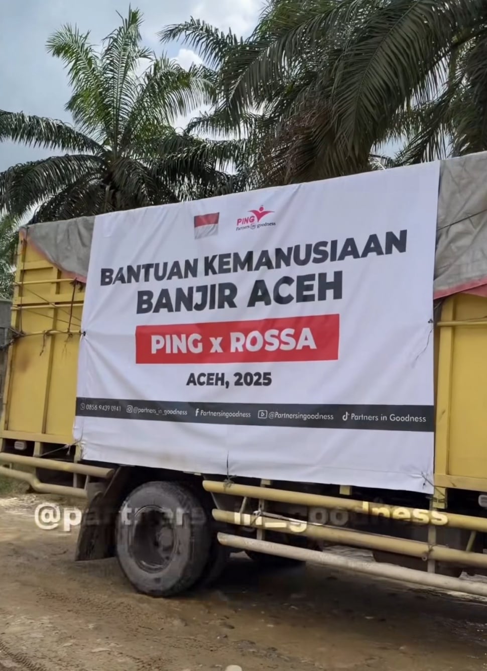 Truk bantuan dari Rossa tiba di Aceh. Rossa memberikan bantuan sebesar Rp500 juta buat Aceh dan Sumatra. [Instagram]