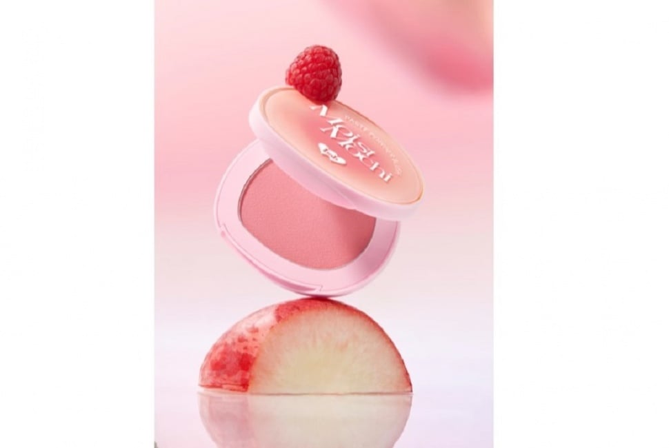 Moist Mochi Paste Powder Blush. (dok. barenbliss)