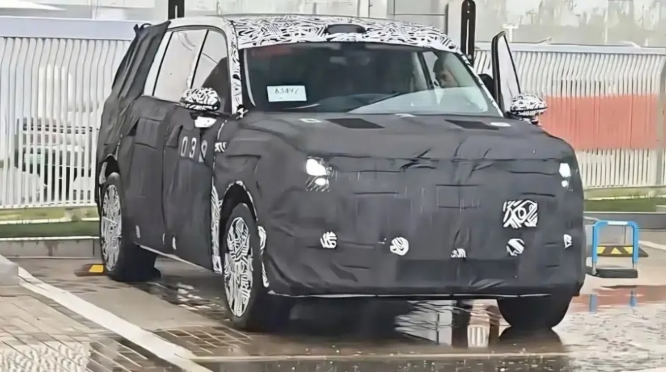 Mobil misterius Xiaomi SUV EREV 7. (Weibo, 36kr)