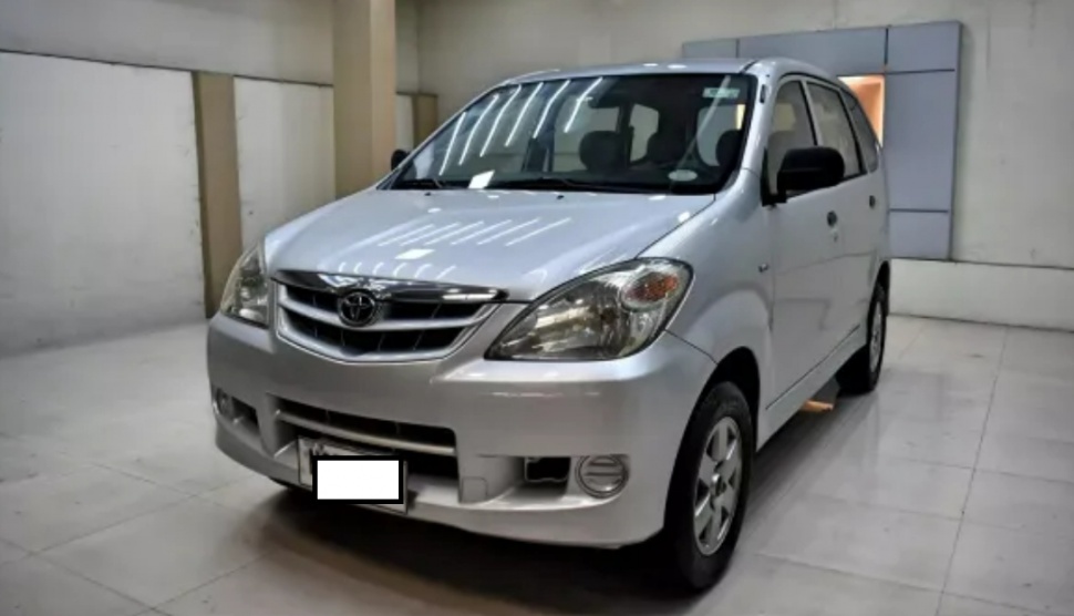 Toyota Avanza 2010. (Philkotse)