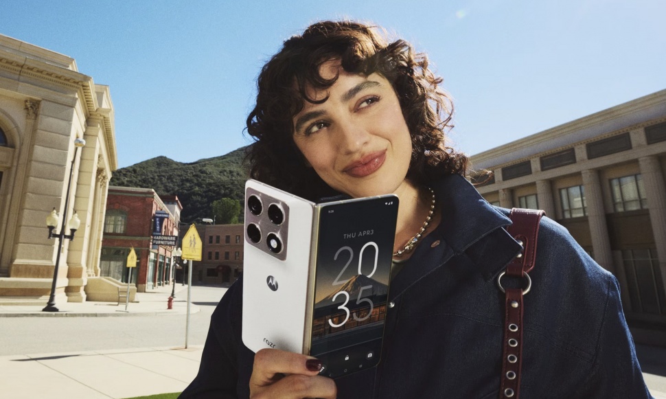 Motorola Razr Fold hadir di CES 2026. [Motorola]