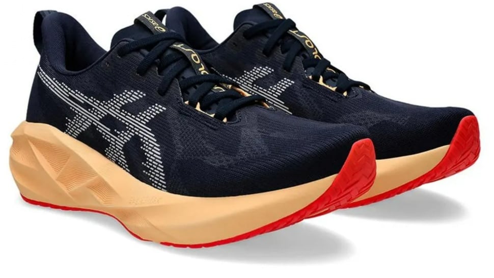 Asics Novablast dibanderol 2,1 juta. (Asics)