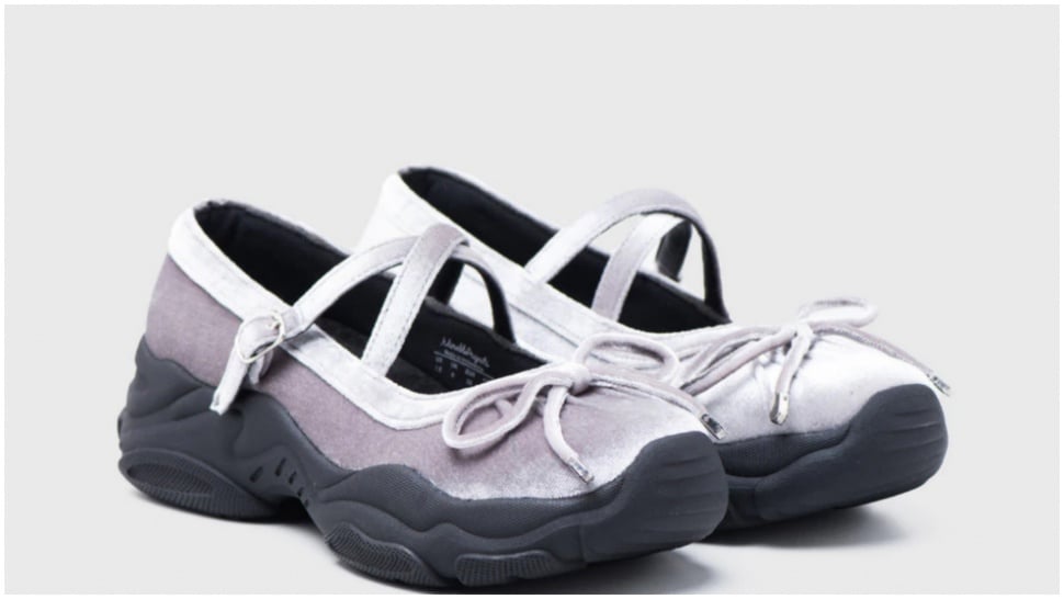 Adorableprojects - Swift Sneakers Balerina Light Grey dibanderol 300 ribuan. (Shopee)