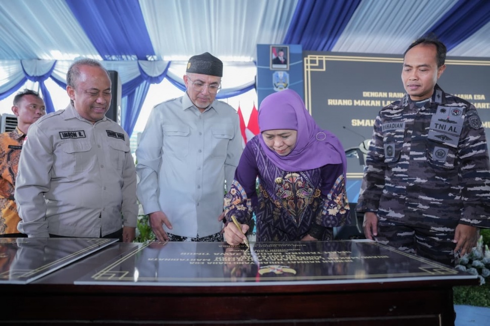 Gubernur Khofifah Resmikan Sarana Fasilitas Penunjang SMAN Taruna Madani serta Rehabilitasi dan Revitalisasi 22 SMA/SMK/SLB di Wilayah Pasuruan-Probolinggo. (Dok: Pemprov Jatim)