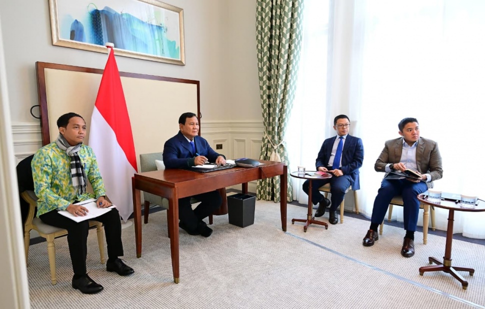 Presiden Prabowo Subianto memimpin rapat terbatas mengenai perkembangan penertiban kawasan hutan nasional melalui konferensi video dari London, Inggris, pada Senin (19/1/2026). [Foto: Biro Pers Sekretariat Presiden]