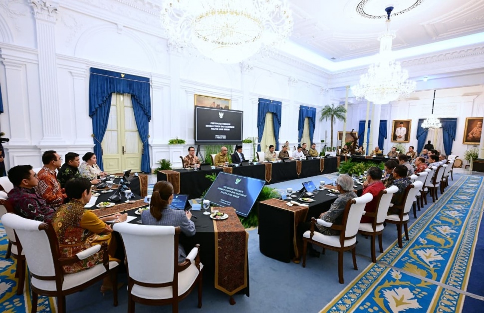 Pertemuan Presiden Prabowo Subianto dengan mantan menlu dan sejumlah tokoh diplomasi di Istana Merdeka, Jakarta, Rabu (4/2/2026). [Dok. Biro Pers Istana]