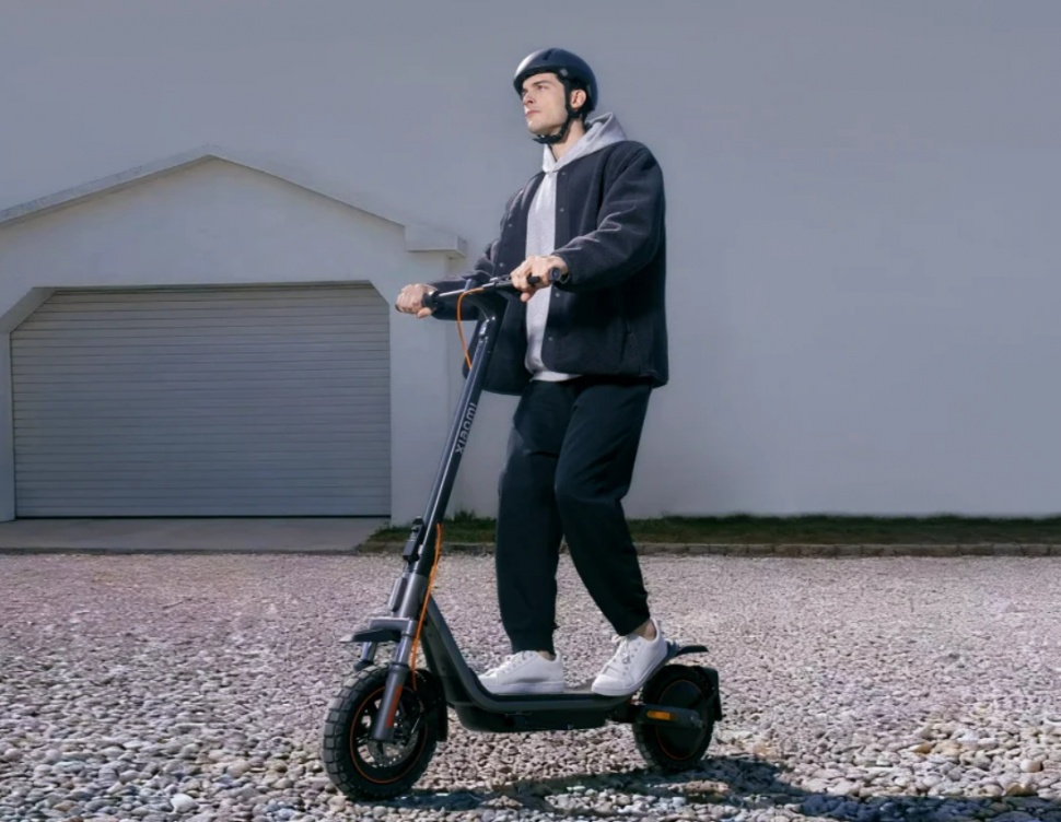 Xiaomi Electric Scooter 6 Pro. (Xiaomi)