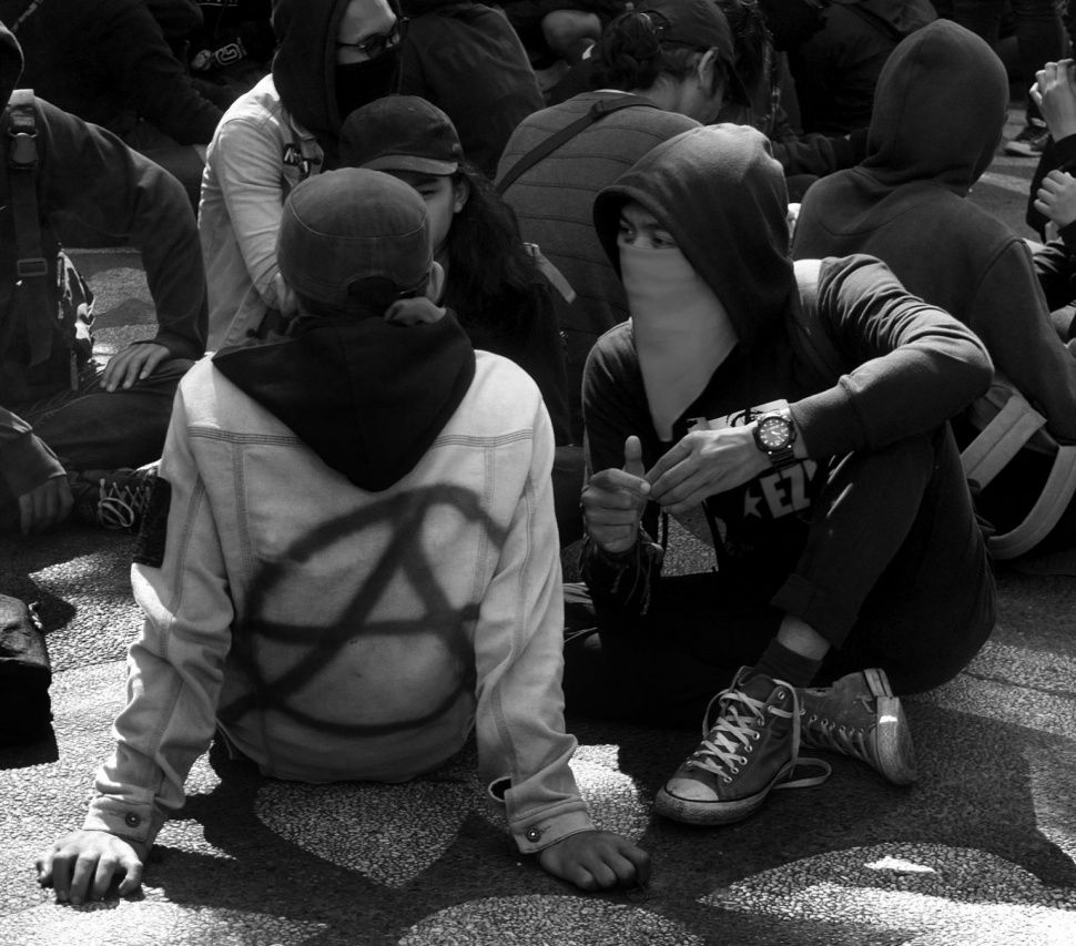 Sekelompok anarkis dalam aksi massa May Day 2019. [Frans Ari Prasetyo]