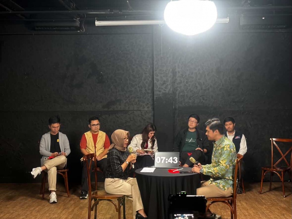 Perwakilan PKB, Riezal Ilham Pratama dalam forum debat &ldquo;Kepung ICW vs 6 Politisi&rdquo; yang digelar Indonesia Corruption Watch (ICW) di Teater Utan Kayu, Jumat (27/2/2026). [Suara.com/Dinda Pramesti K]