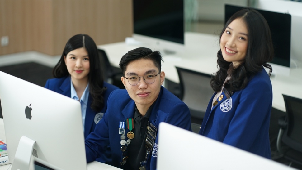 Ilustrasi Mahasiswa sekolah bisnis. (Dok. Universitas Prastiya Mulya)