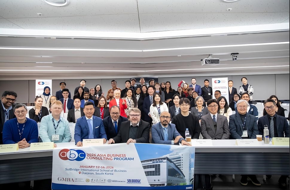 Kolaborasi Lintas Negara Mahasiswa Magister Kampus Bisnis. (Dok. Istimewa)