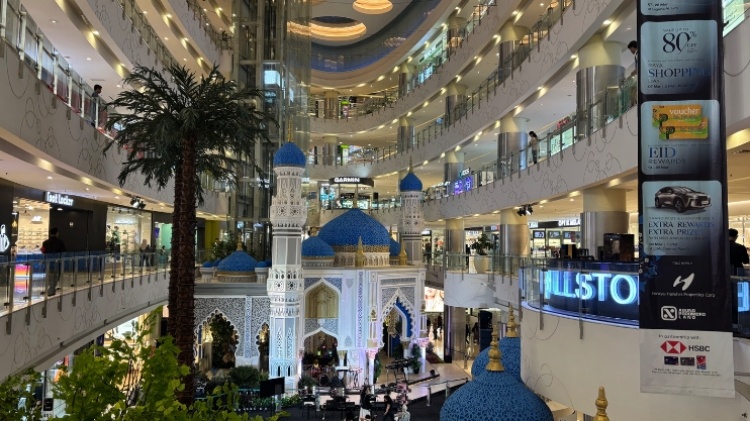 Kubah Masjid Dekorasi Lebaran di Mal Central Park (dokumentasi pribadi/Natasha Suhendra)