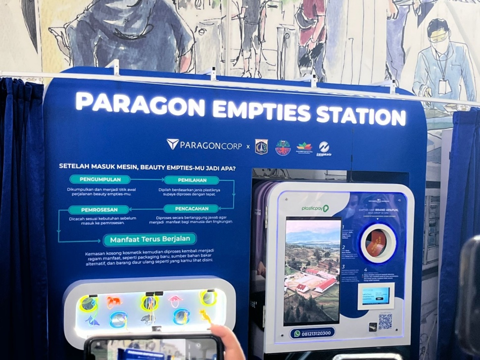 Mesin Paragon Empties Station (PES) di Halte Cakra Selaras Wahana (CSW). (suara.com/Tantri Amela Iskandar)