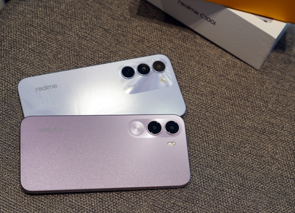 Realme C100 dan Realme C100i. (iPhone Droid)