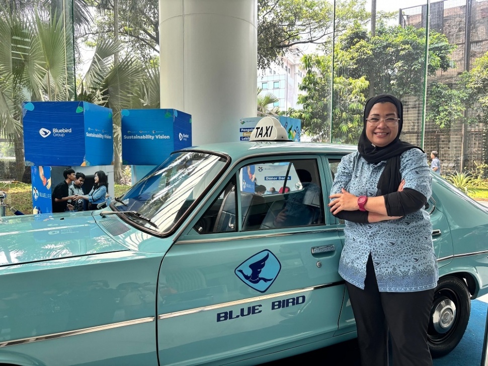 Ivani, pengemudi taksi perempuan. (Suara.com/Lilis Varwati)