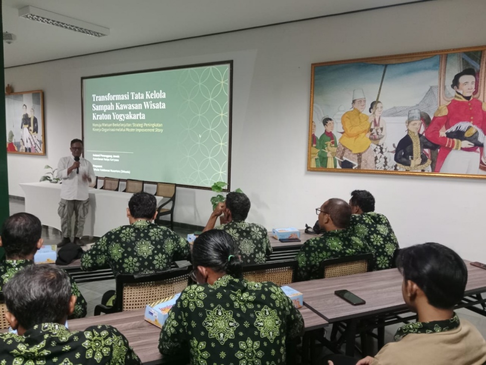 Keraton Yogyakarta Dorong Pengelolaan Sampah Berbasis Kearifan Lokal. 
