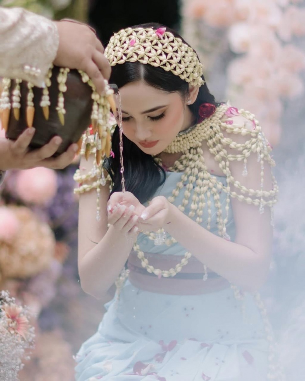 Ronce melati siraman Syifa Hadju [nstagram/didietmaulana]