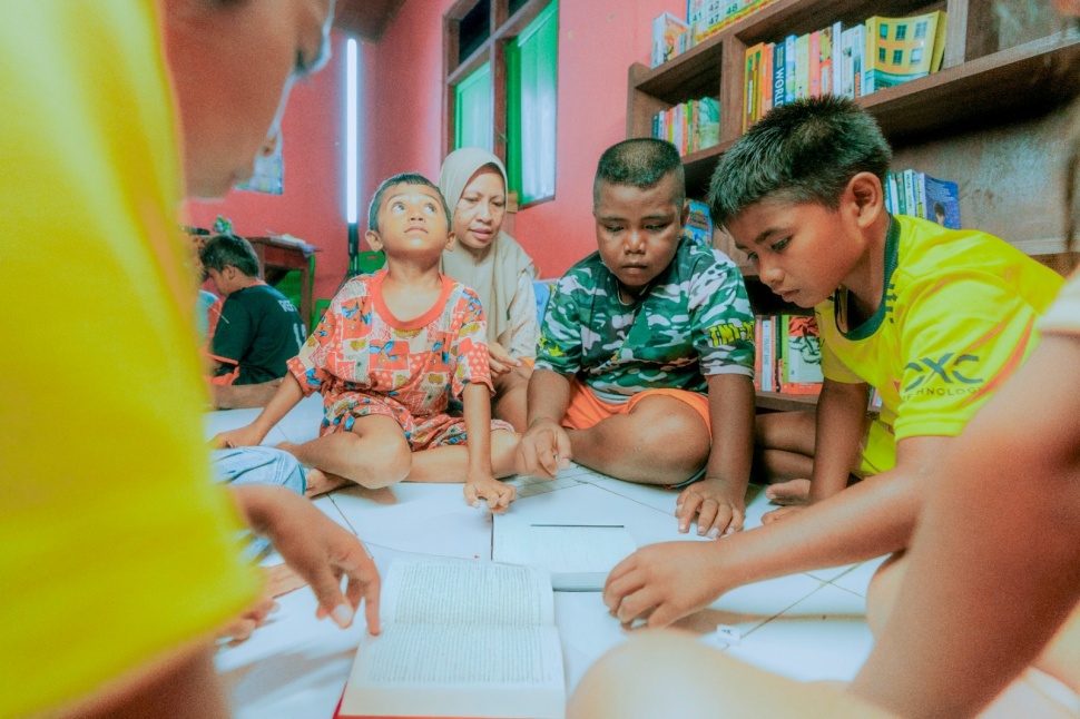 Tiga rumah belajar yang didirikan Harita Nickel adalah Rumah Belajar Simore di Desa Gambaru, Rumah Belajar di Desa Ocimaloleo, dan Rumah Belajar Nyinga Moi di Desa Fluk--diresmikan 2 Mei 2026.  (Dok: Harita Nickel)(Dok: Harita Nickel)