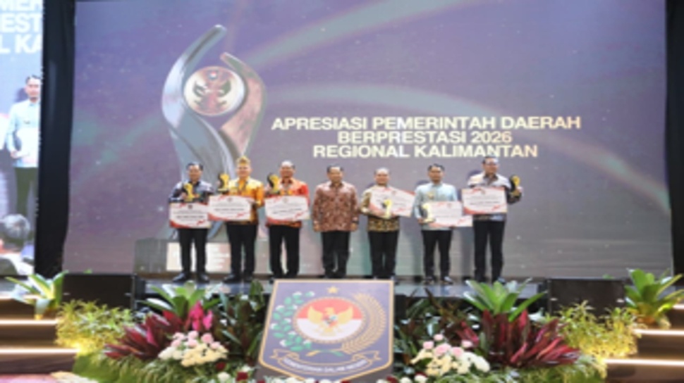 Menteri Dalam Negeri (Mendagri), Muhammad Tito Karnavian di  Malam Anugerah Apresiasi Pemerintah Daerah Berprestasi Tahun 2026 Regional Kalimantan yang digelar di Ballroom Hotel Platinum Balikpapan, Kalimantan Timur, Selasa (5/5/2026). (Dok: Kemendagri)