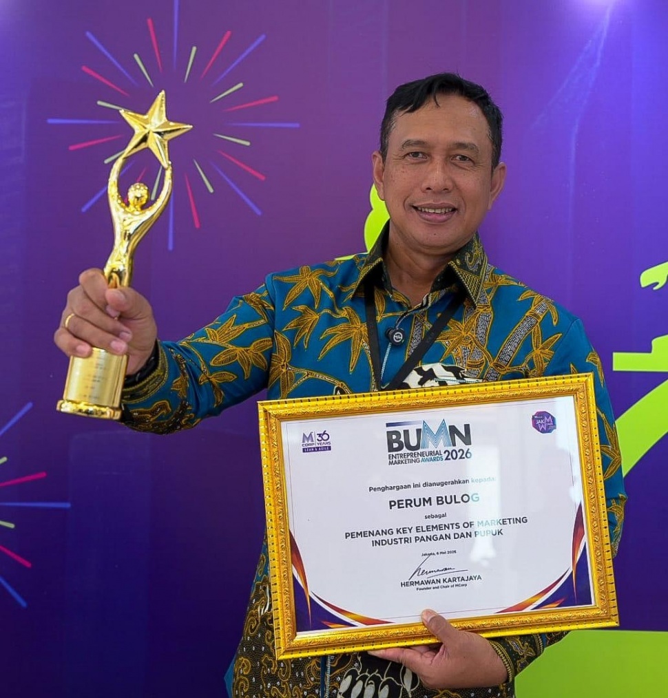 Perum Bulog menjadi Pemenang Kategori BUMN Key Elements of Marketing Sektor Industri Pangan dan Pupuk, sebagai bentuk pengakuan atas keunggulan kinerja perusahaan dalam strategi pemasaran, pengelolaan brand, serta pemanfaatan teknologi digital. (Dok: Bulog)