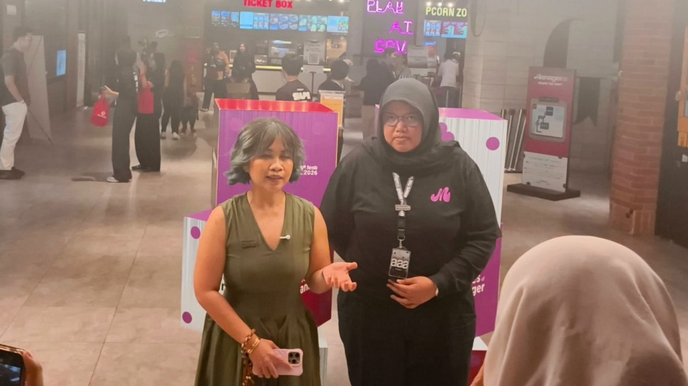 Dewan Pembina Minutes of Manager, Desy Bachir (kiri) dan perwakilan Minutes of Manager sekaligus Manager Fest 2026, Siti Desiree Nasfhia (kanan) saat pembukaan acara Manager Fest 2026 di CGV, fX Sudirman, Jakarta Pusat, Sabtu (16/5/2026). (Suara.com/Mohammad Rhadzaki Ramadhan)