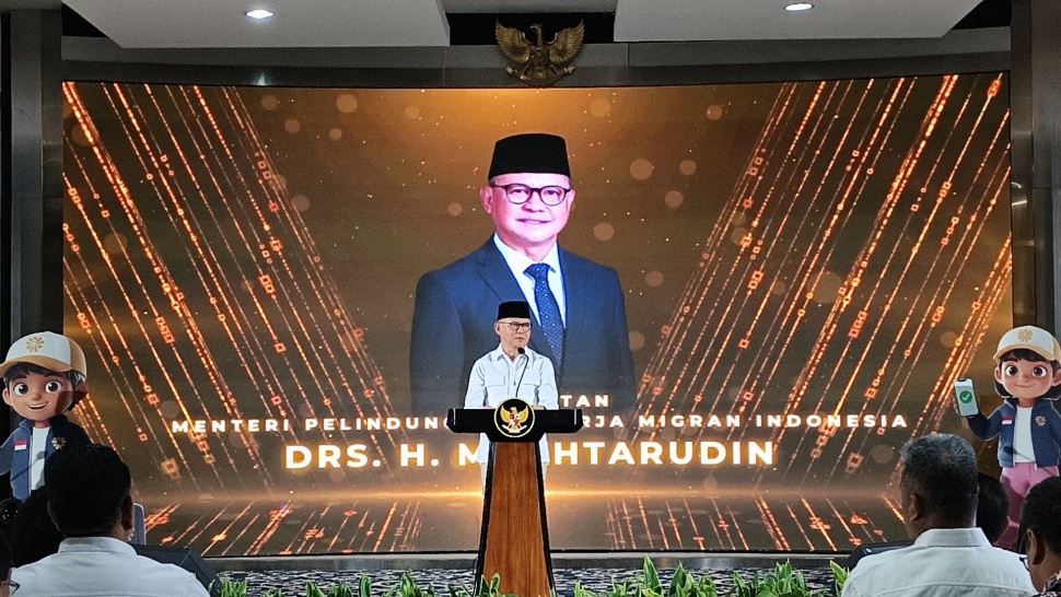 Menteri Pelindungan Pekerja Migran Indonesia (P2MI), H. Mukhtarudin, memberikan sambutan dalam peluncuran Gerakan Nasional Migran Aman di Aula K.H. Abdurrahman Wahid, Kementerian P2MI/BP2MI, Jakarta, Senin (18/05/2026). (Suara.com/Mohammad Rhadzaki Ramadhan)