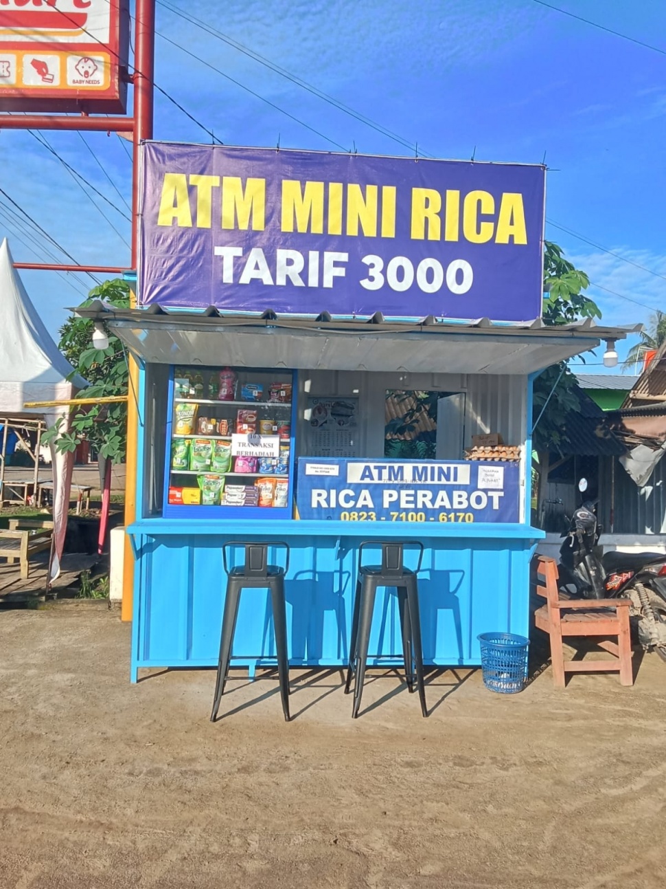 Eko Cahyono, mantan TKI asal Lampung yang sukses membangun delapan outlet mini ATM. (Dok. Ist)