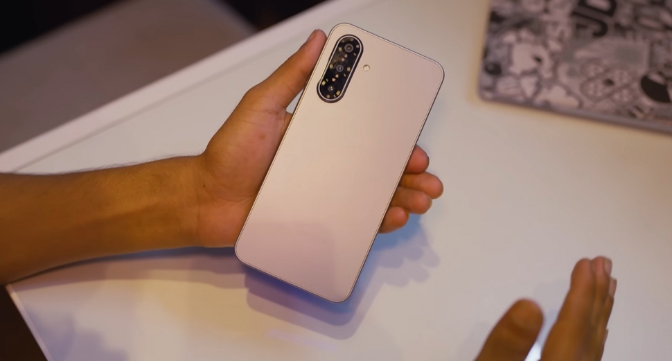 Kelebihan dan Kekurangan Samsung Galaxy A17 5G, salah satu HP terlaris di dunia. (YouTube/ SamZone)