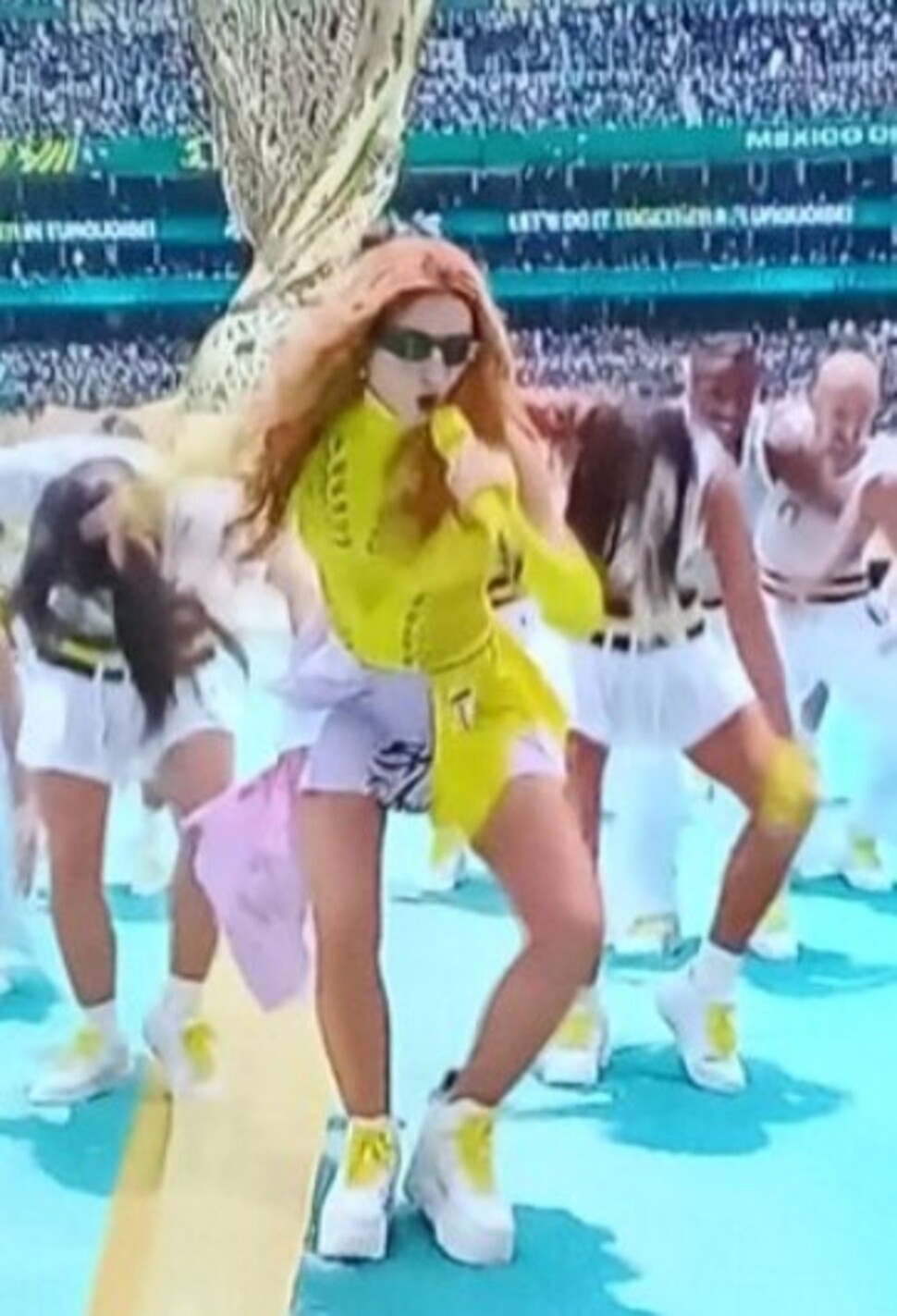 Penampilan penyanyi Shakira di upacara pembukaan Piala Dunia 2026 langsung menjadi perbincangan hangat di media sosial. [Tangkap layar X]