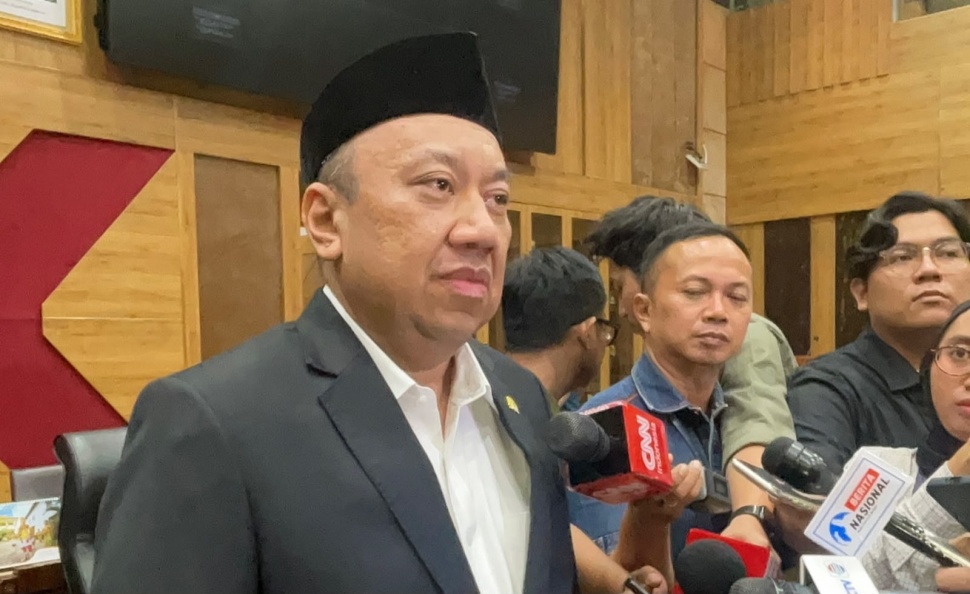 Wakil Ketua Komisi X DPR RI, Lalu Hadrian Irfani. [Suara.com/Bagaskara]