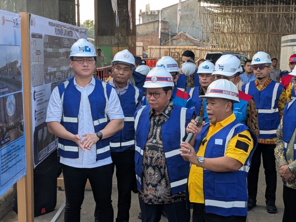 Pramono Targetkan Flyover Latumenten Rampung Desember 2026. (Suara.com/Adiyoga)