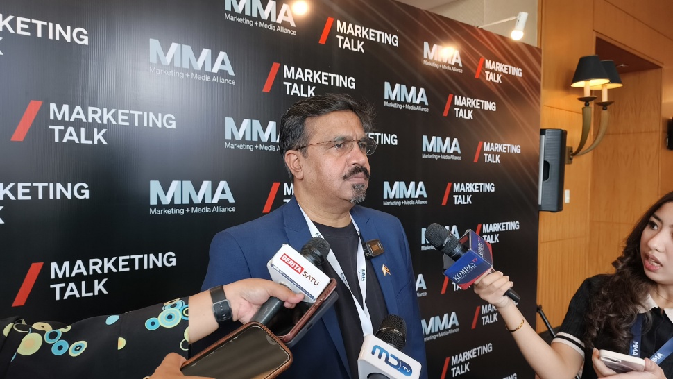 CEO MMA APAC Rohit Dadwal dan Komisaris PT Ilthabi Rekatama Ilham Akbar Habibie usai menghadiri MMA Marketing Talk Indonesia 2026 di Jakarta. (Suara.com/Mohammad Rhadzaki Ramadhan)